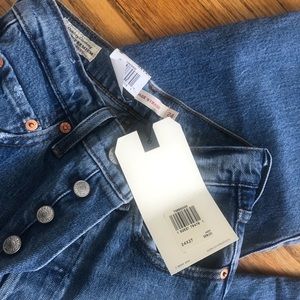 Levi’s ribcage dark wash size 24